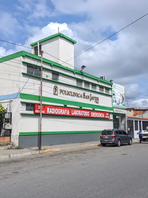 Fachada de Policlínica San Javier